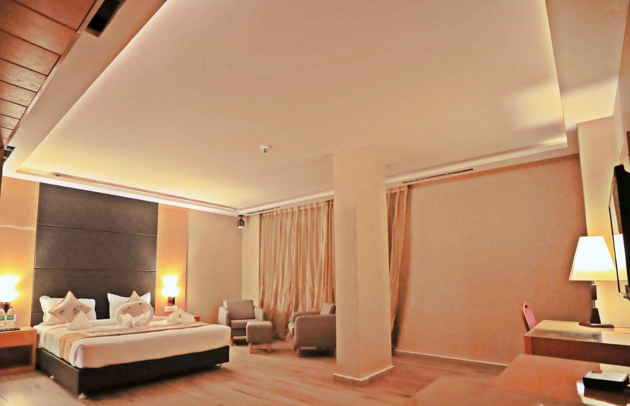 Bindiram Express By Shrigo Hotels Sitapur Muafi Exterior foto